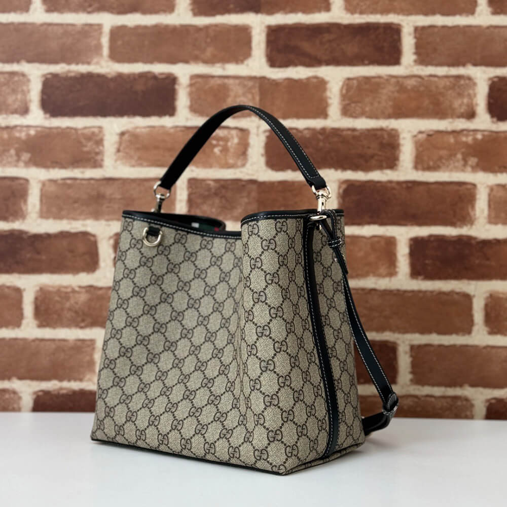 GG Emblem small shoulder bag