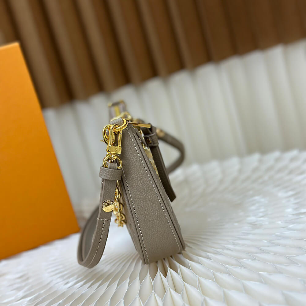LV Easy Pouch On Strap