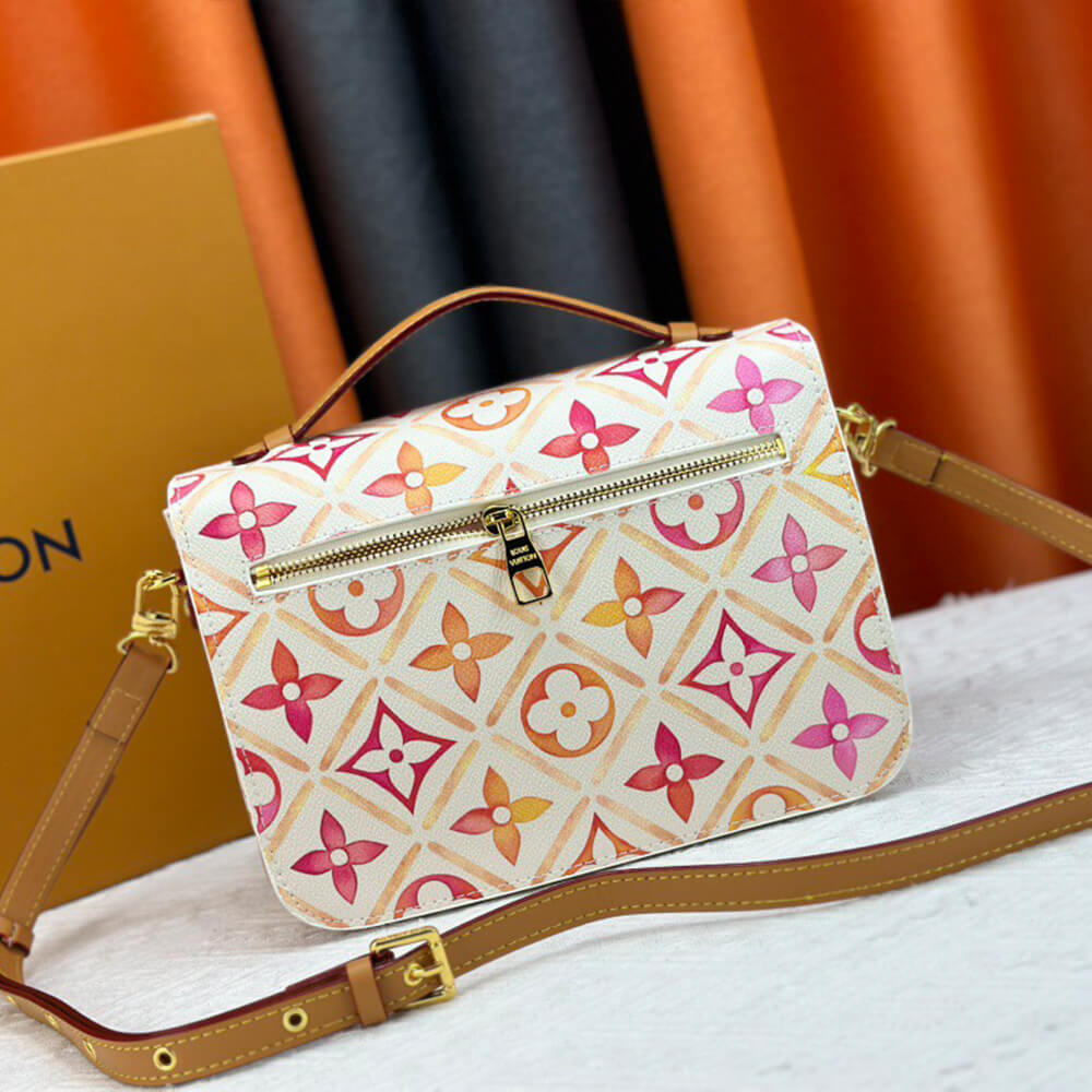 LV Pochette Metis