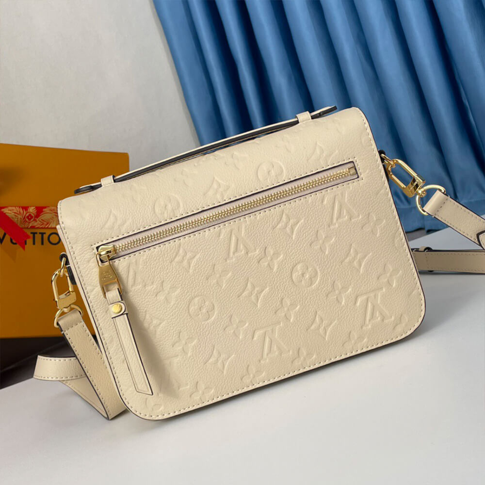 LV Pochette Metis