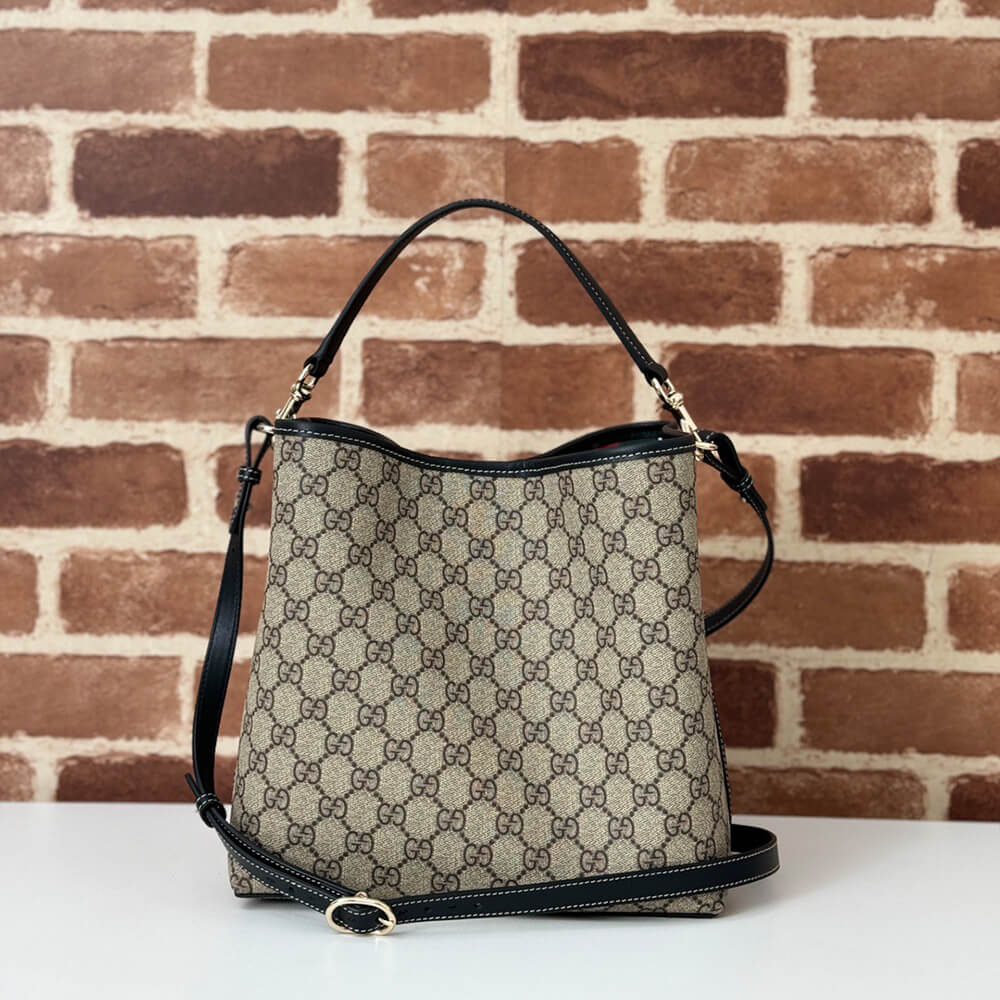 GG Emblem small shoulder bag