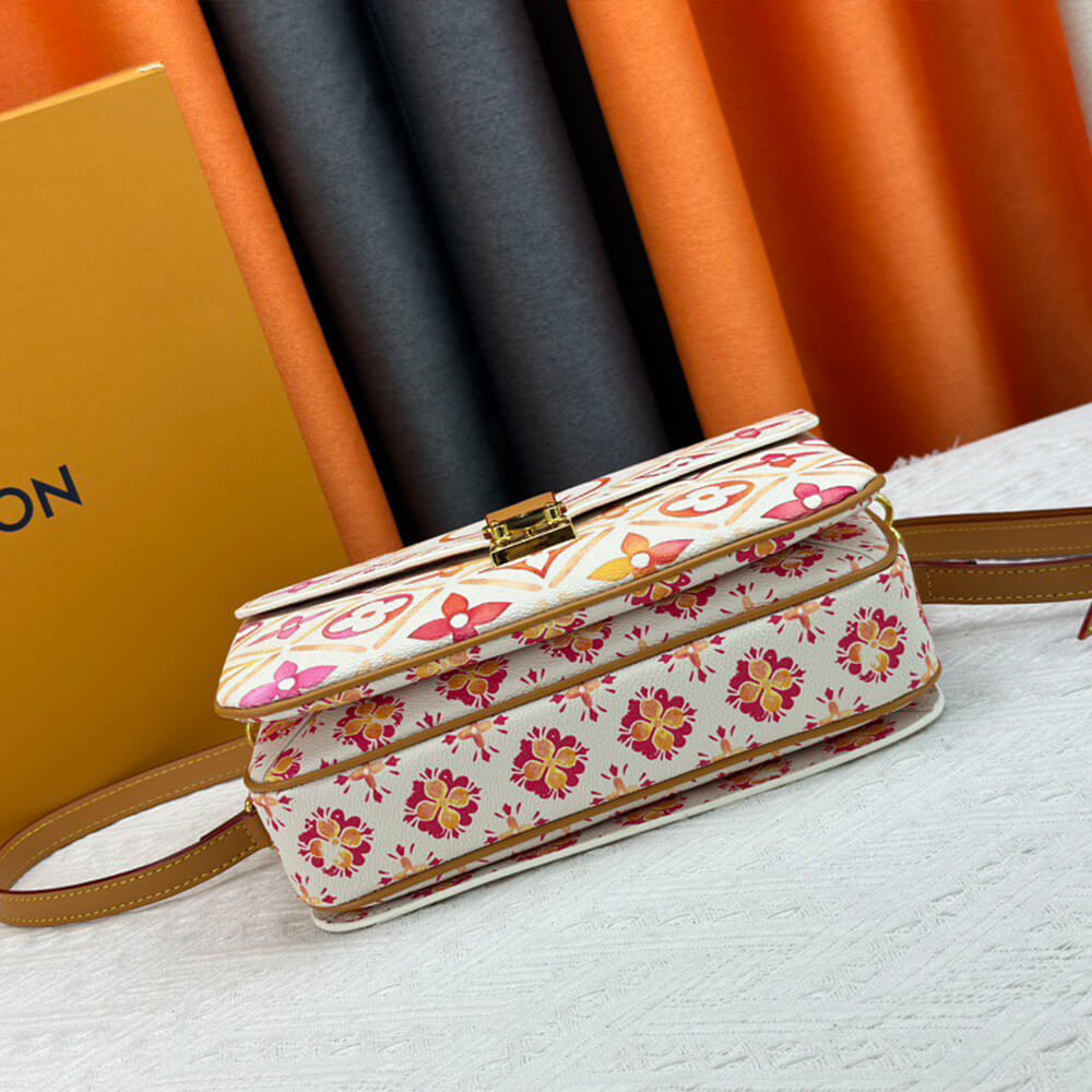 LV Pochette Metis
