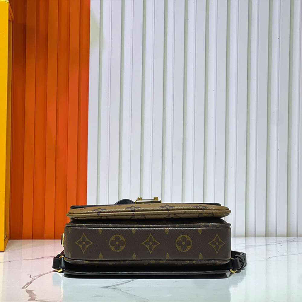 LV Pochette Metis