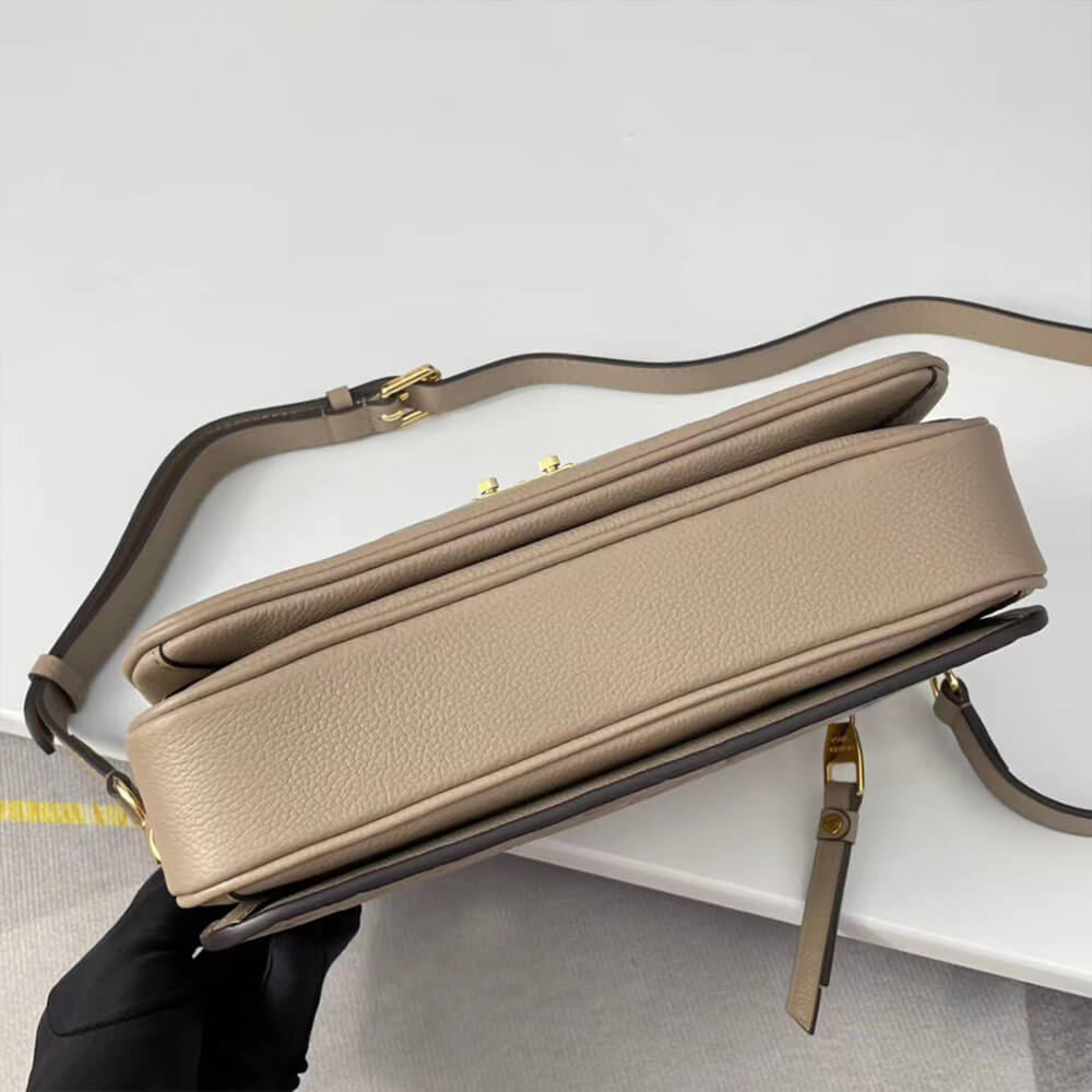 LV Pochette Metis