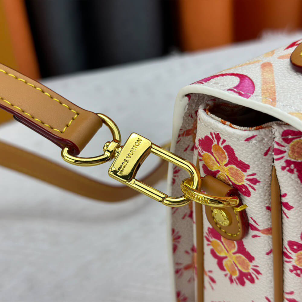 LV Pochette Metis