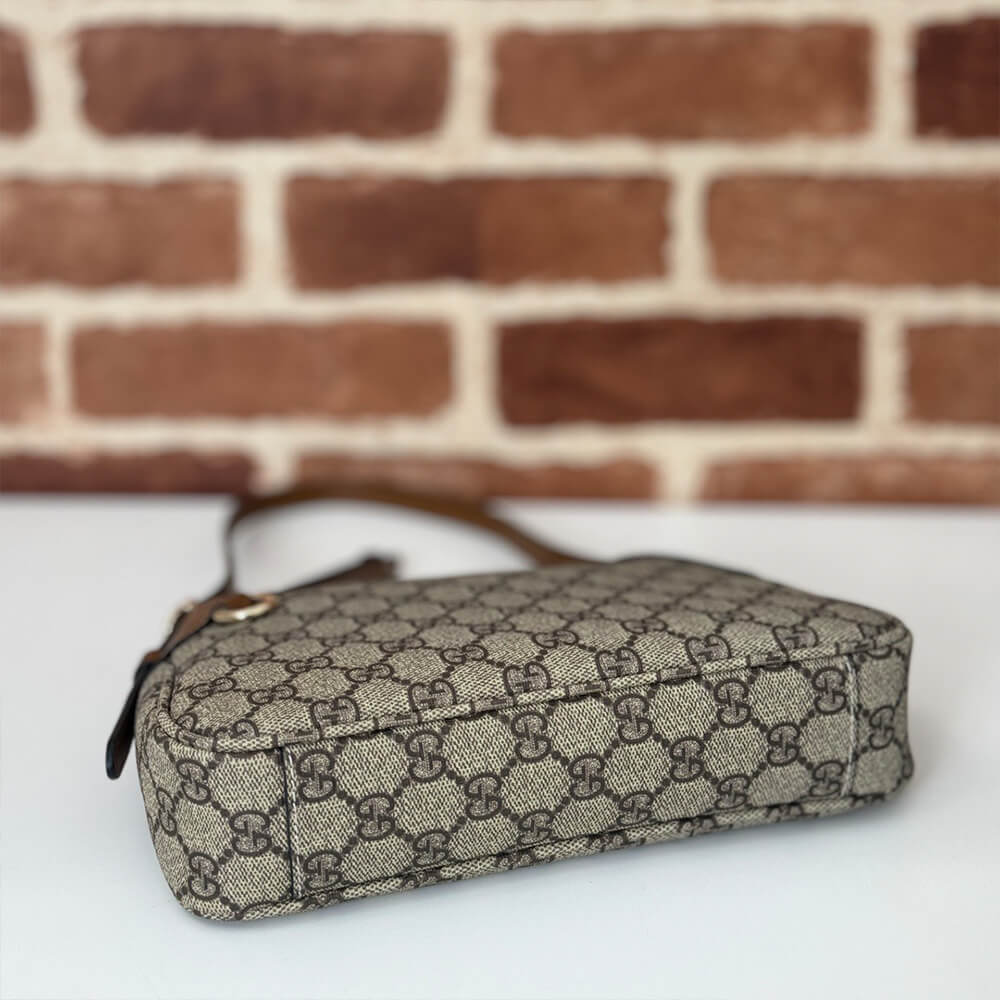 GG Emblem small shoulder bag