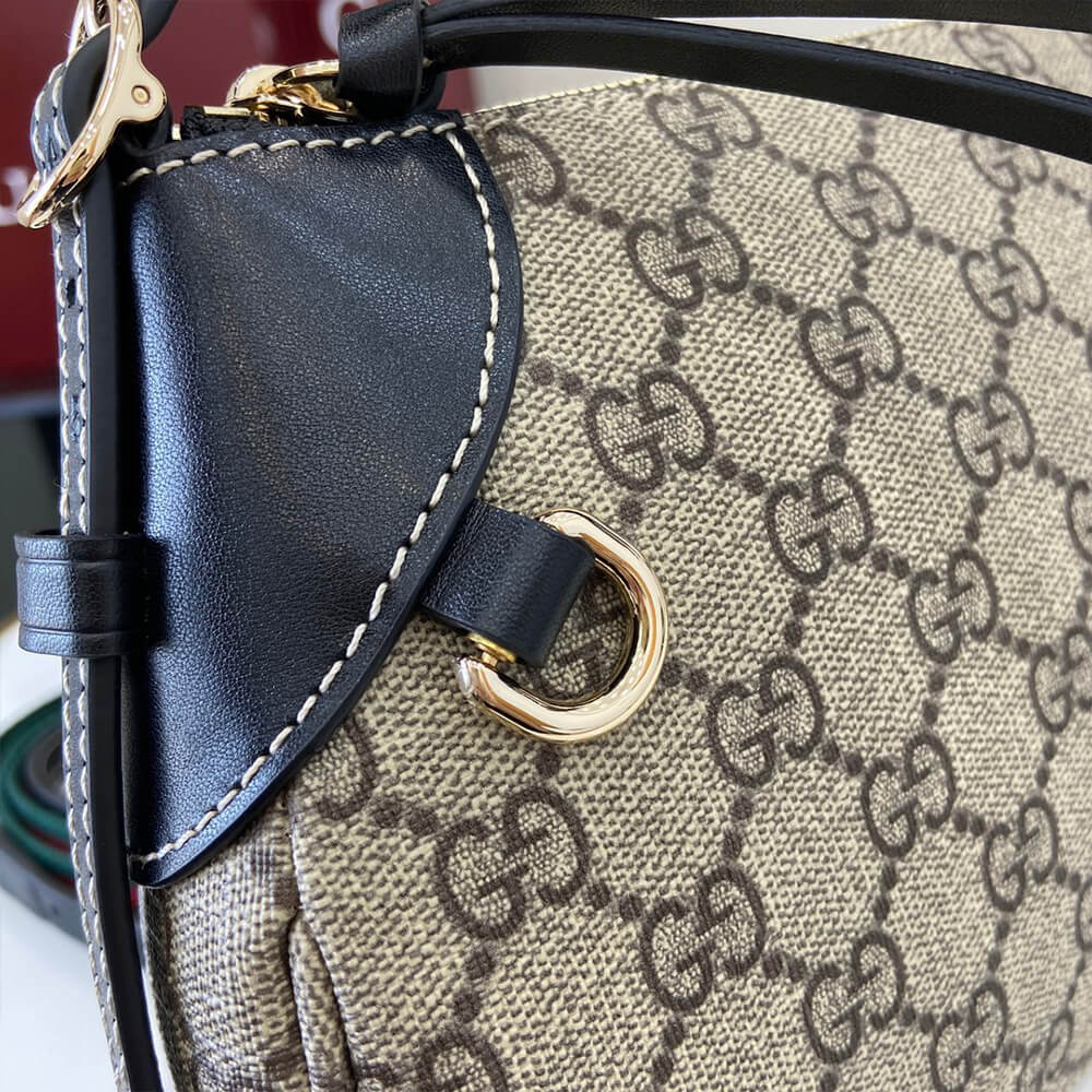 GG Emblem small shoulder bag