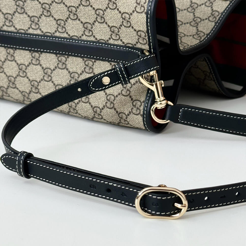 GG Emblem small shoulder bag