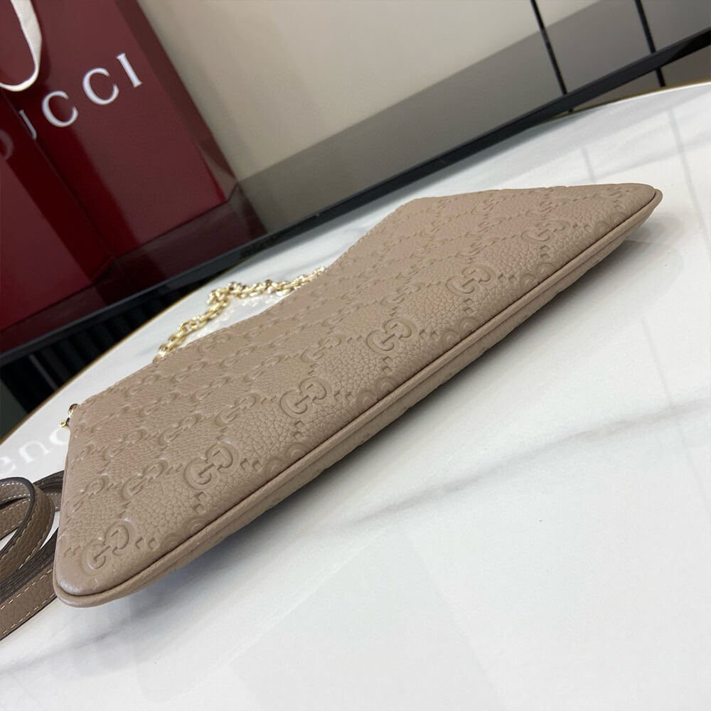 GG Emblem medium shoulder bag