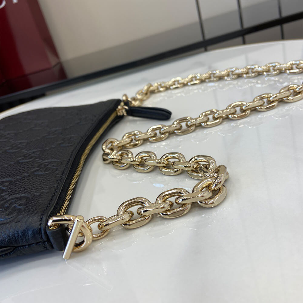 GG Emblem medium shoulder bag