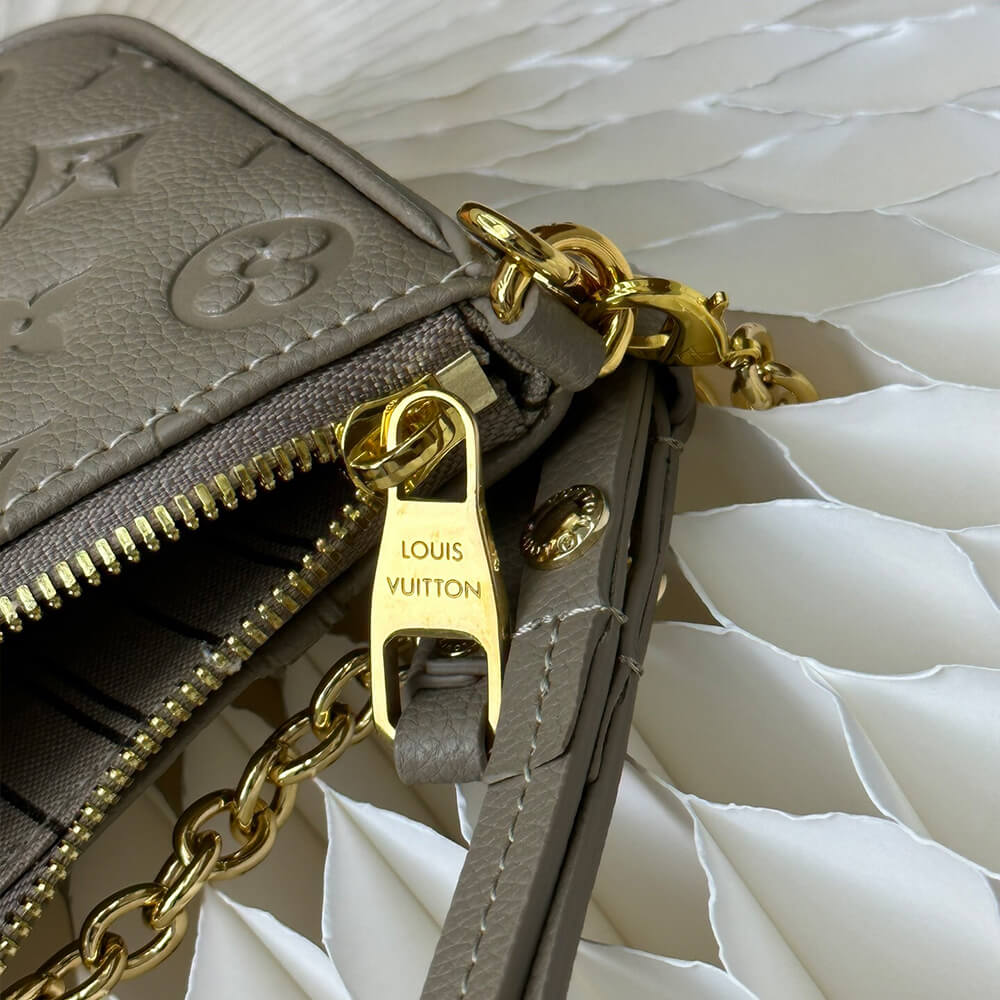 LV Easy Pouch On Strap