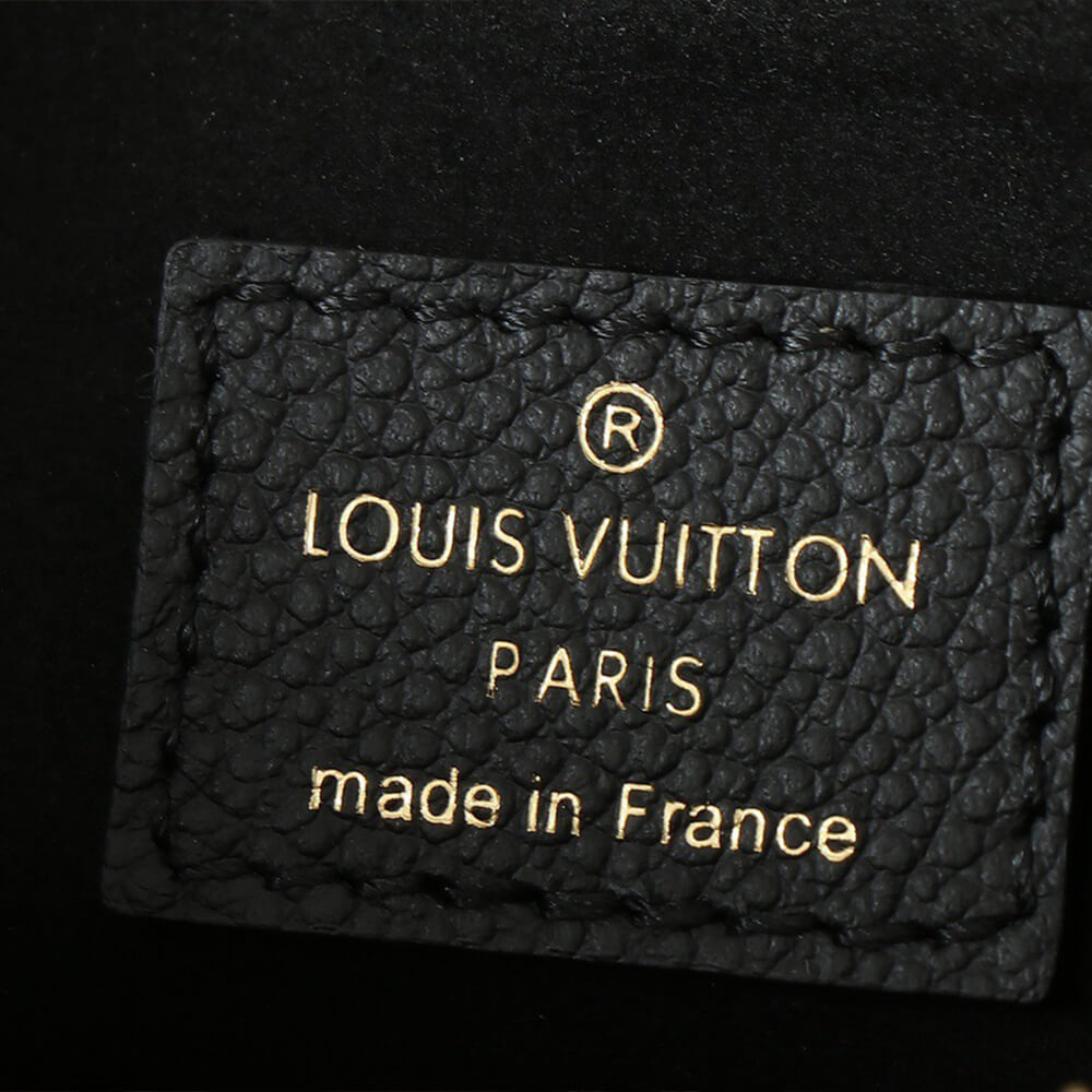 LV Liv Pochette