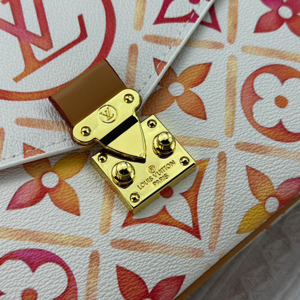 LV Pochette Metis