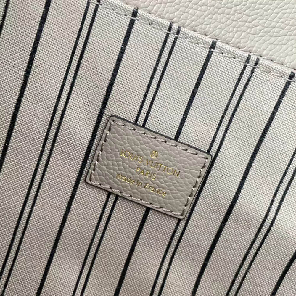 LV Pochette Metis