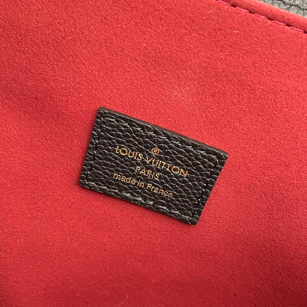 LV Pochette Metis