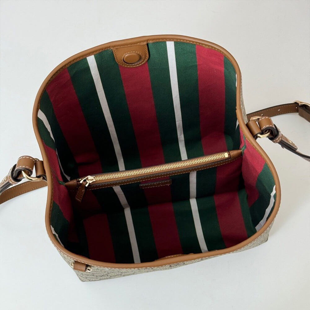 GG Emblem small shoulder bag