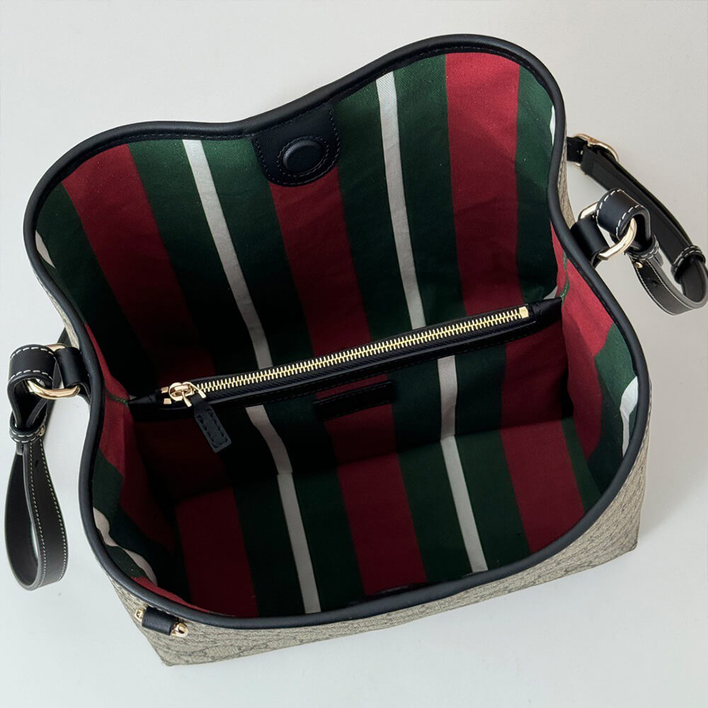 GG Emblem small shoulder bag