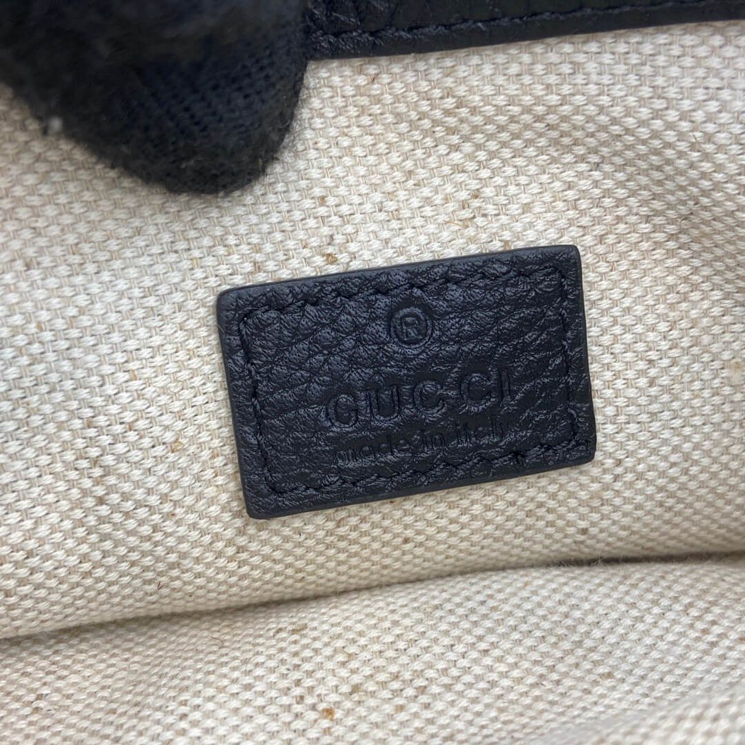 GG Emblem medium shoulder bag