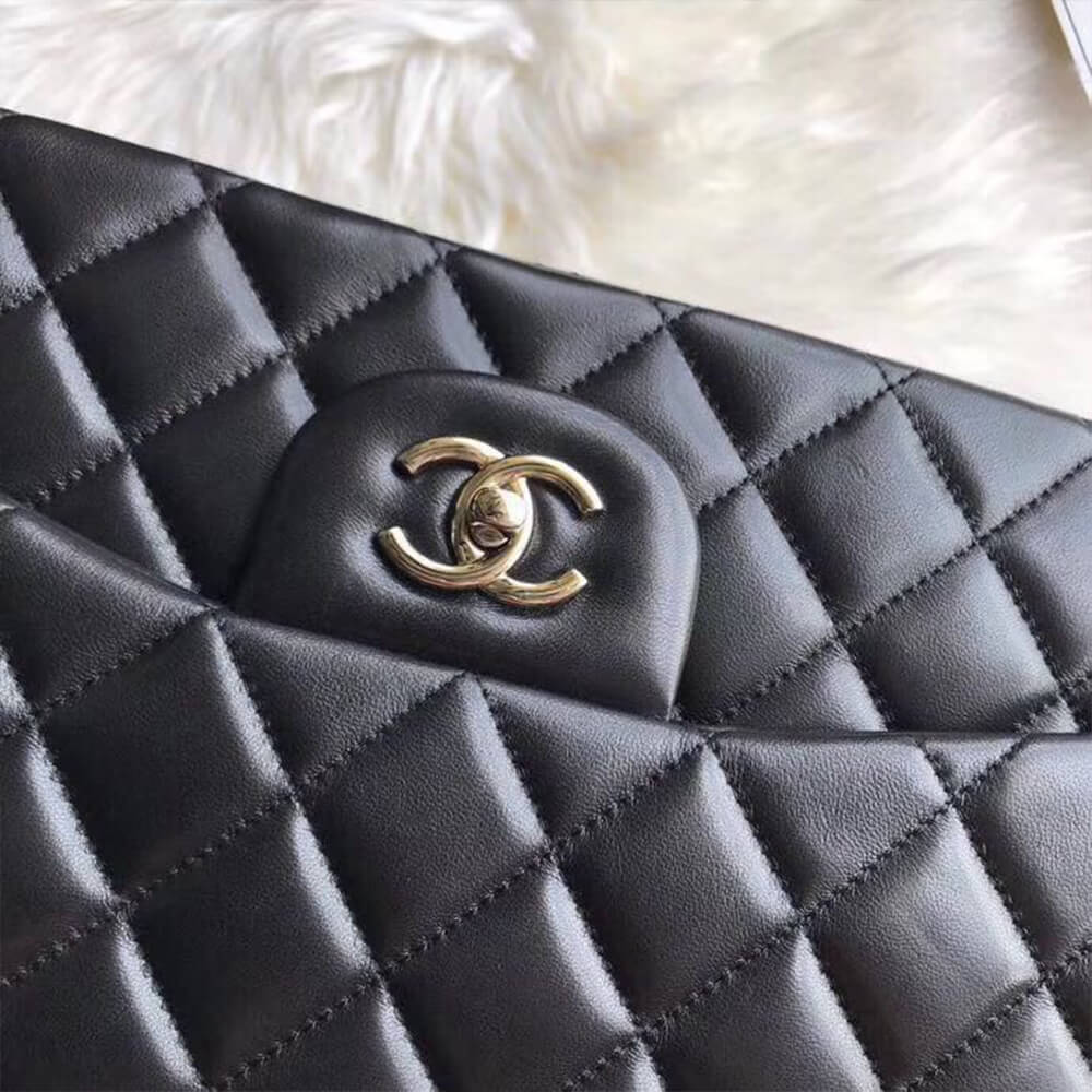CHANEL Classic Maxi Handbag (Tax-Free Grade)