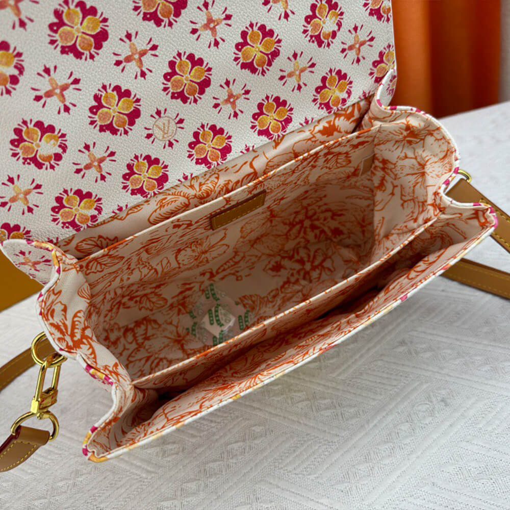 LV Pochette Metis