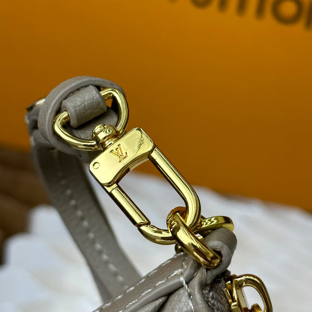 LV Easy Pouch On Strap
