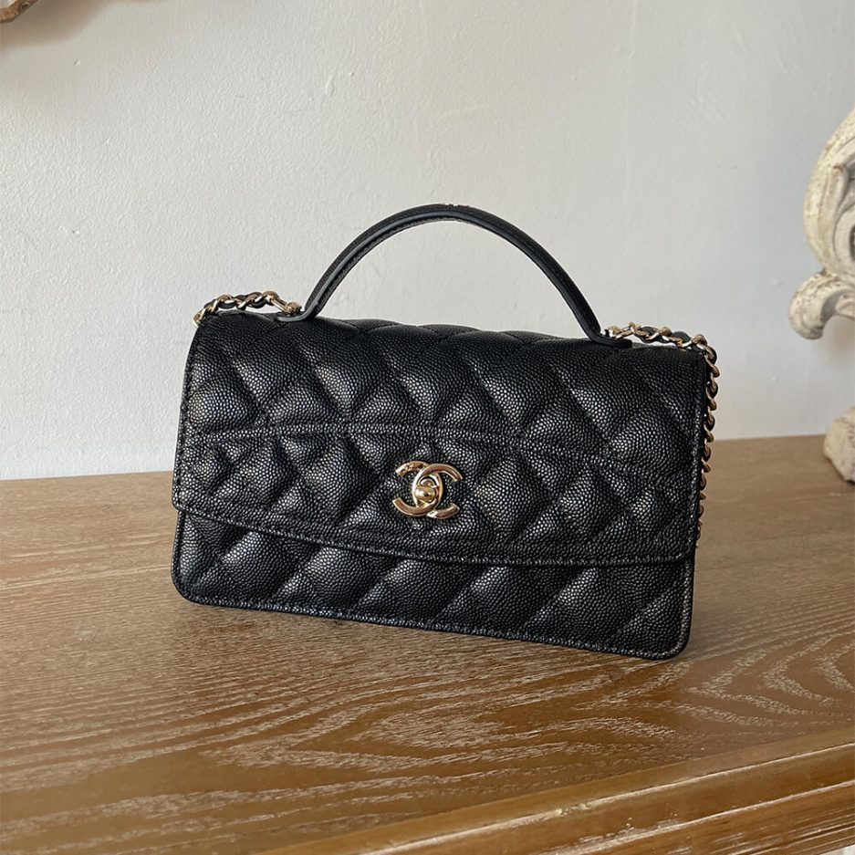 CHANEL Chain Clutch