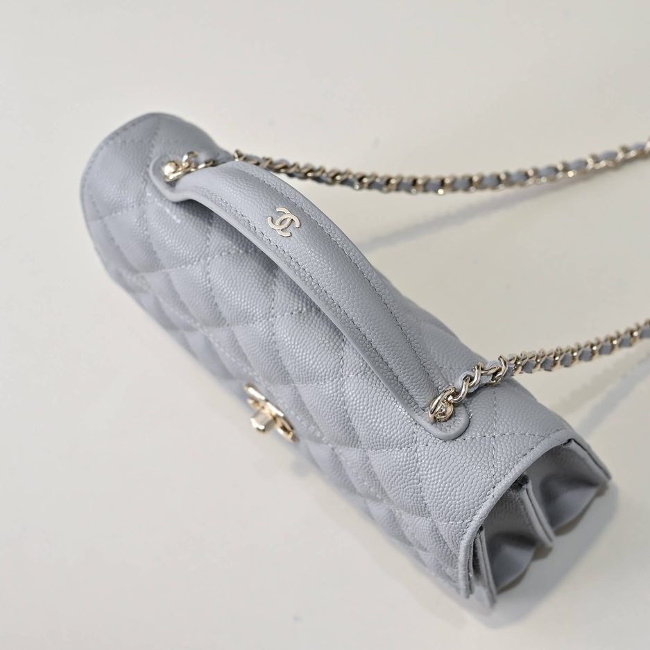 CHANEL Chain Clutch