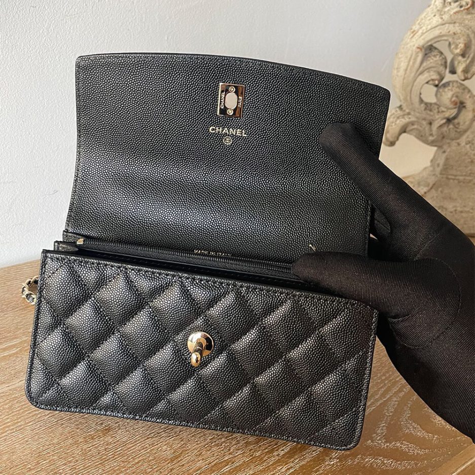 CHANEL Chain Clutch