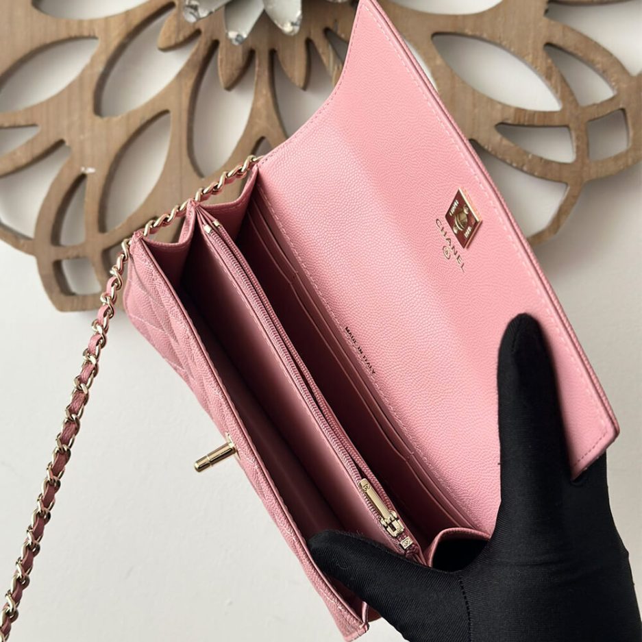 CHANEL Chain Clutch