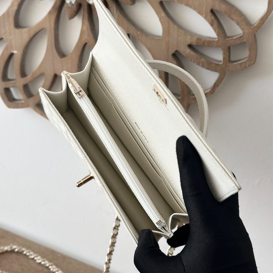 CHANEL Chain Clutch