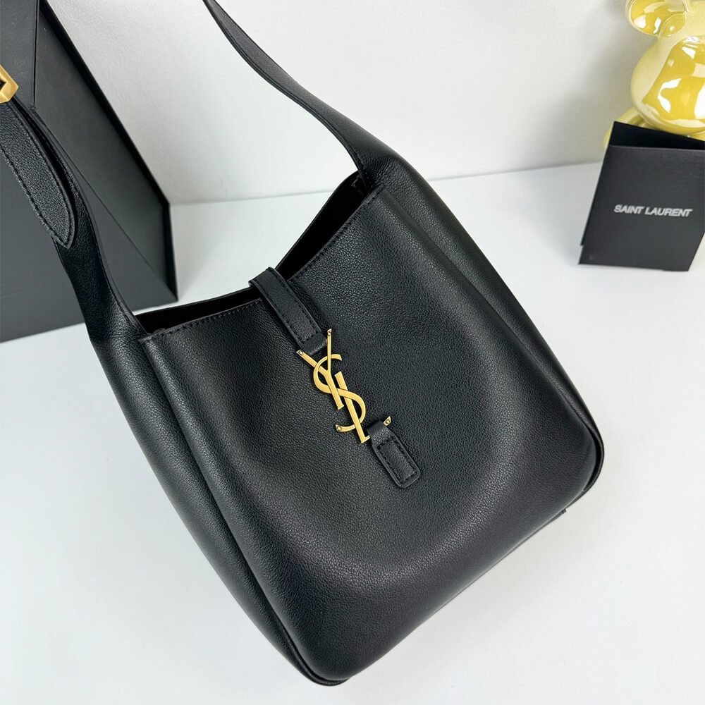 Small LE 5 À 7 bag in soft grained leather