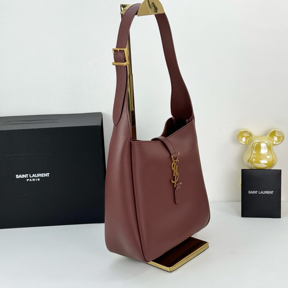 Small LE 5 À 7 bag in soft grained leather