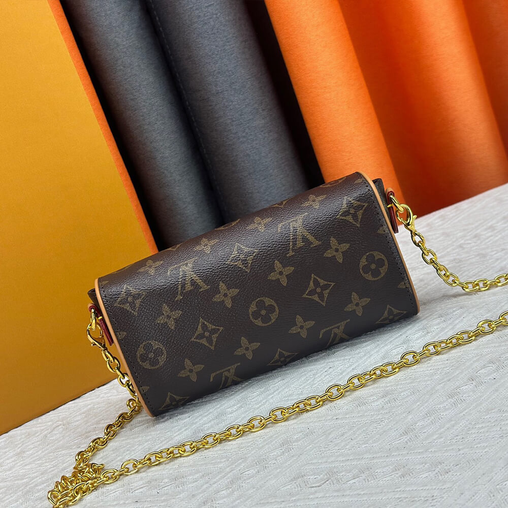 LV Pochette Camille