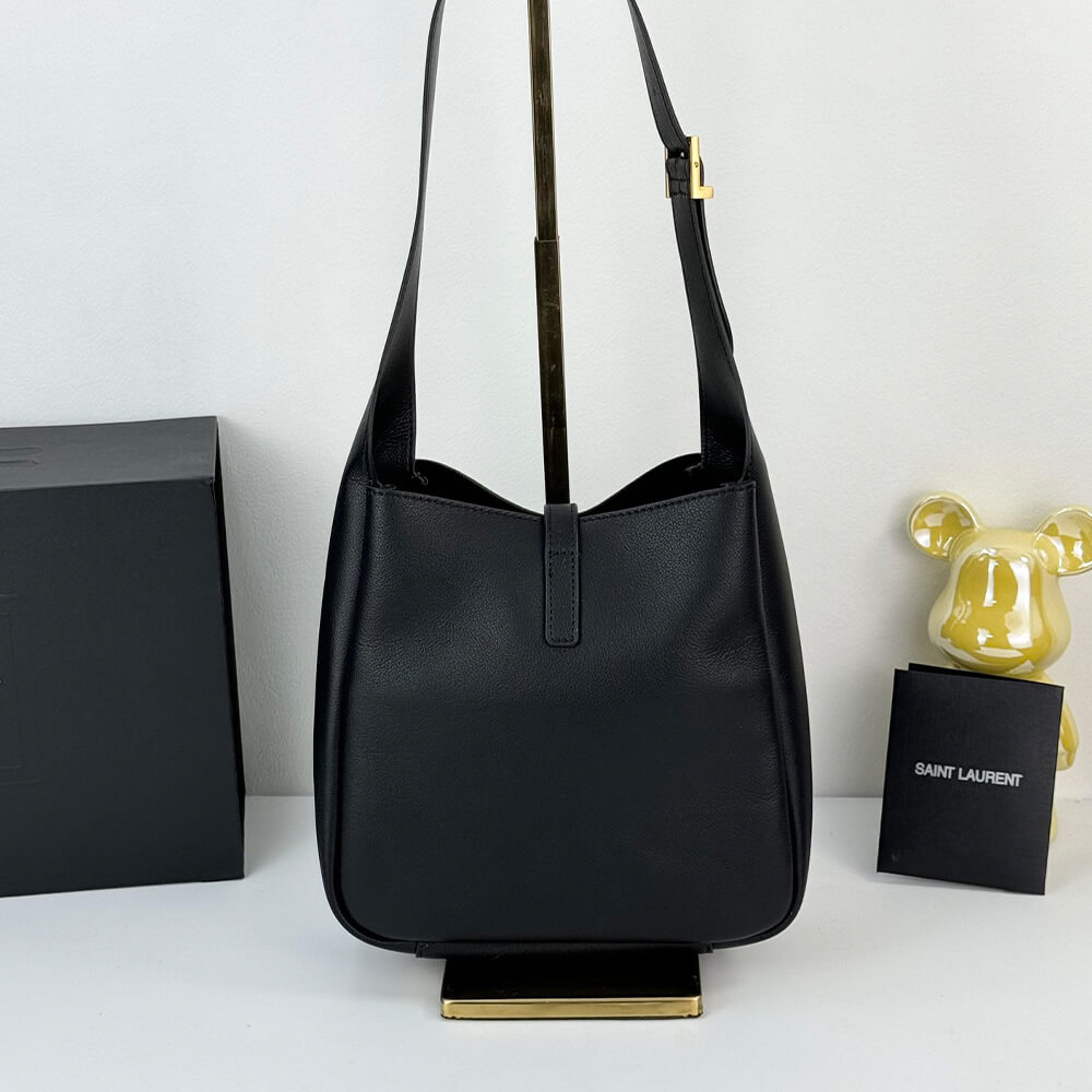 Small LE 5 À 7 bag in soft grained leather