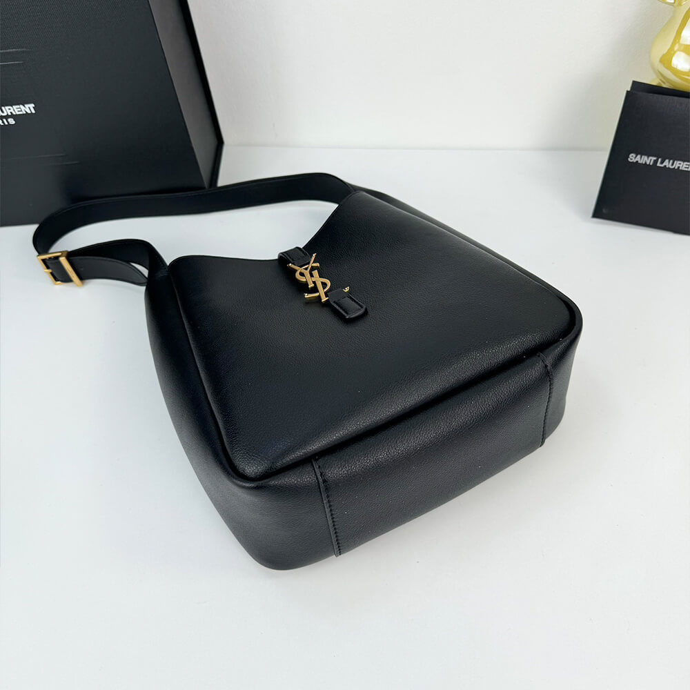 Small LE 5 À 7 bag in soft grained leather