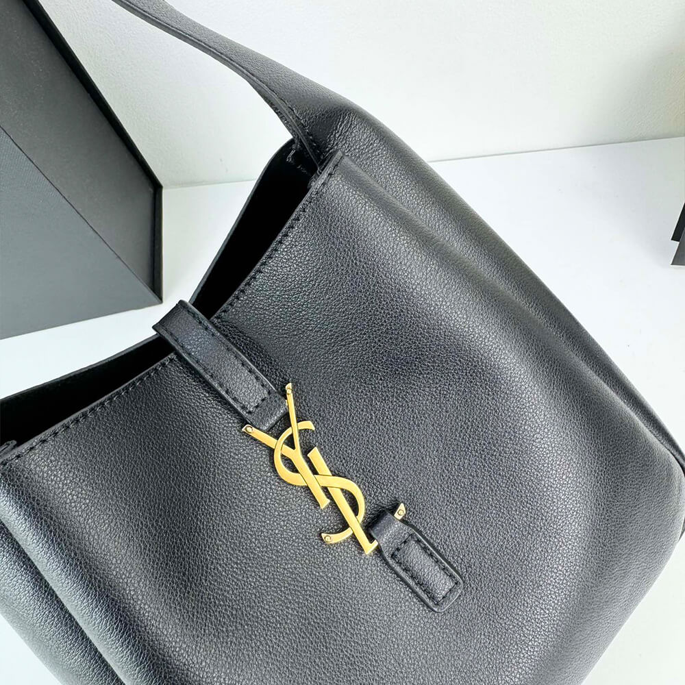 Small LE 5 À 7 bag in soft grained leather