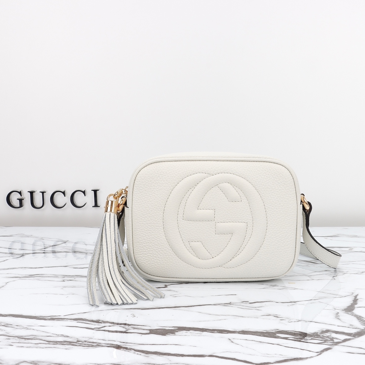 GG Pebbled Calfskin Small Soho Disco Bag