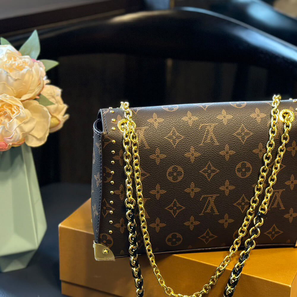 LV Trunkie