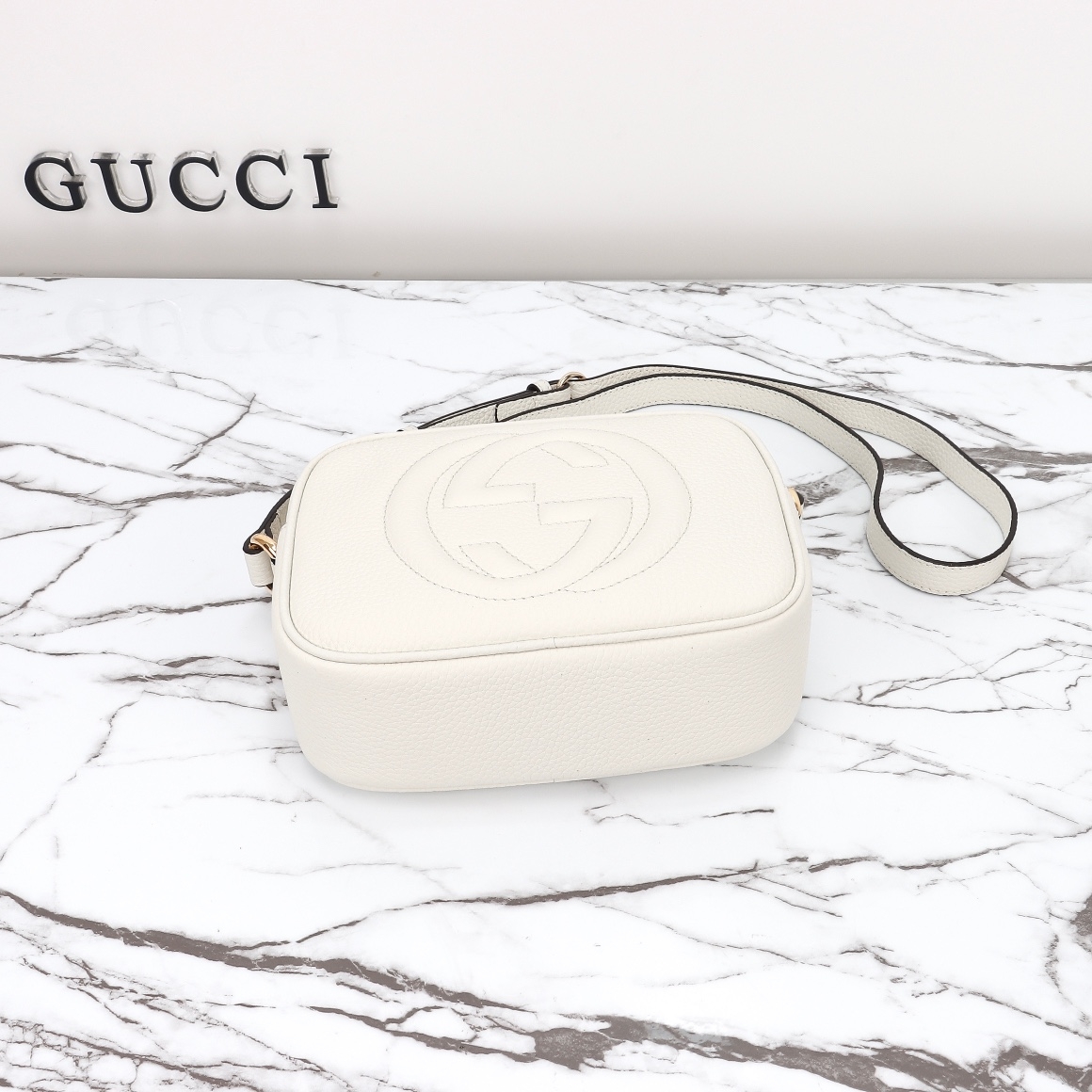 GG Pebbled Calfskin Small Soho Disco Bag