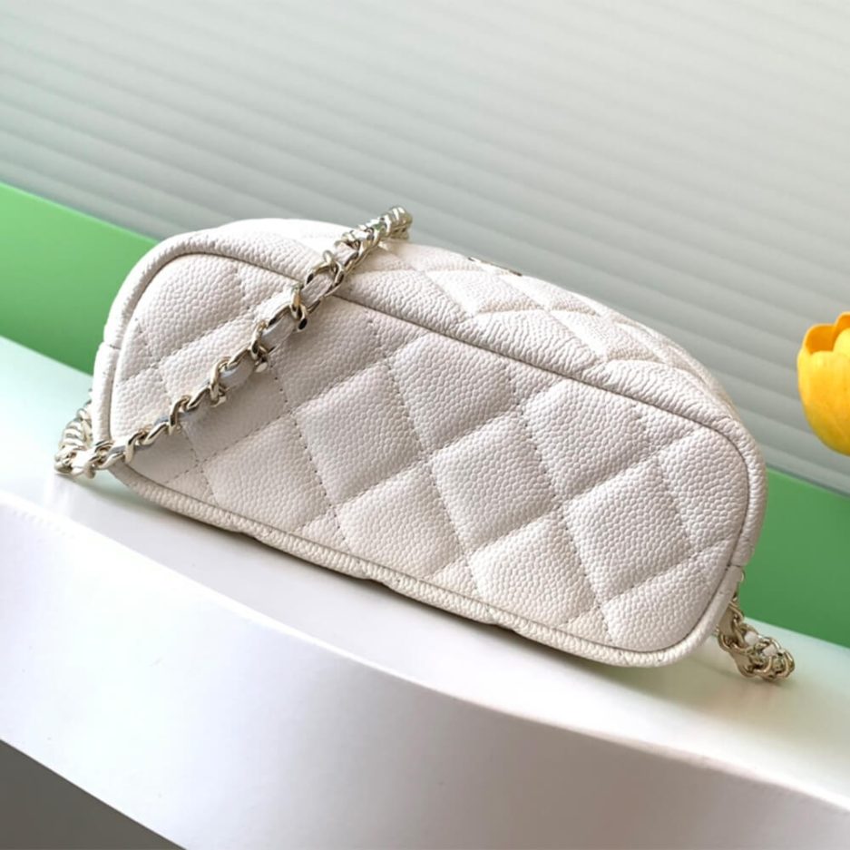 CHANEL 25C hobo bag