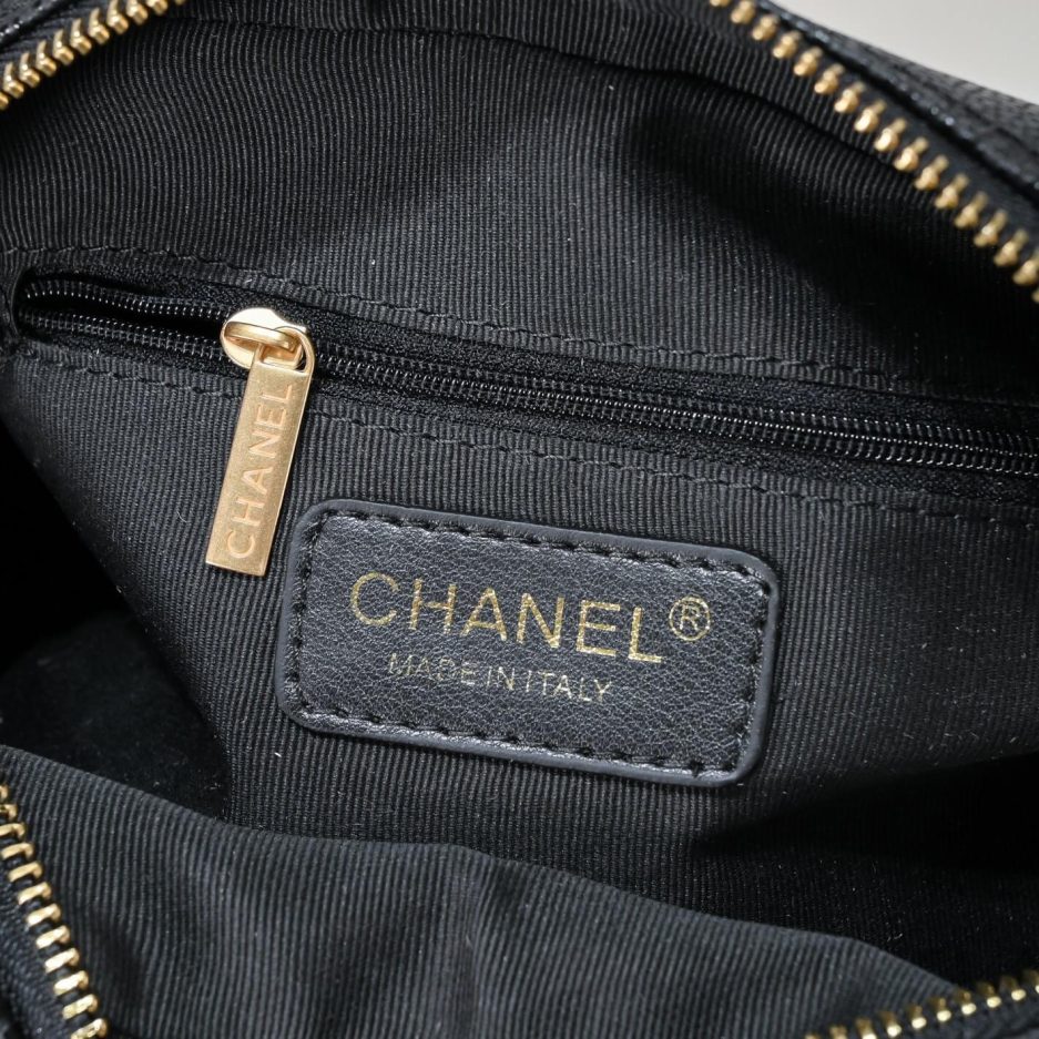 CHANEL Medium Vintage Boston Bag