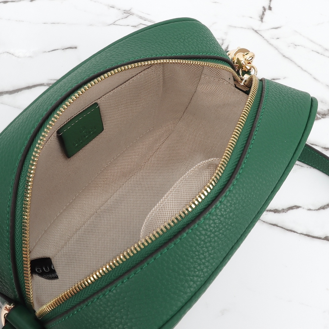 GG Pebbled Calfskin Small Soho Disco Bag
