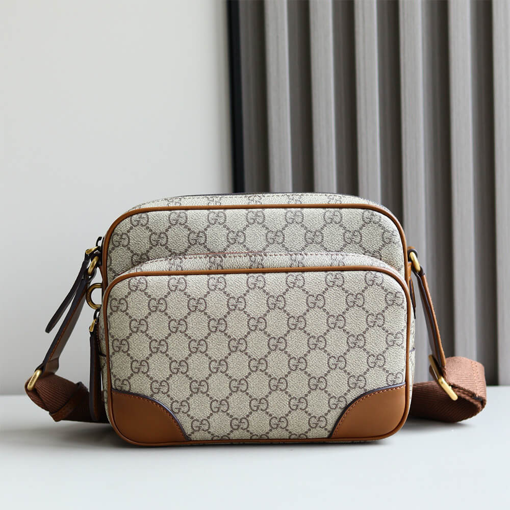 GG Emblem medium crossbody bag