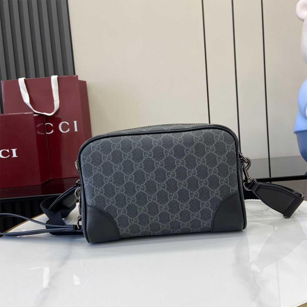 GG Emblem small crossbody bag