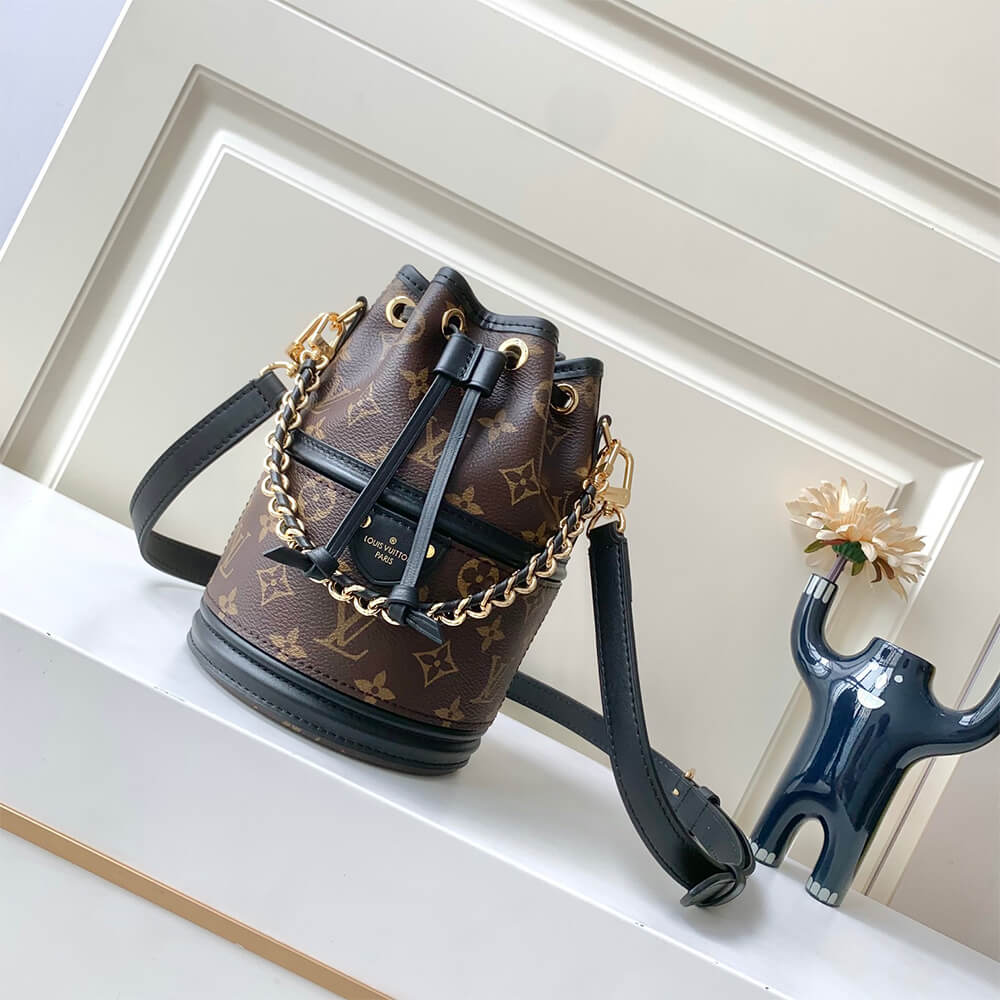 LV CANOÉ BAG