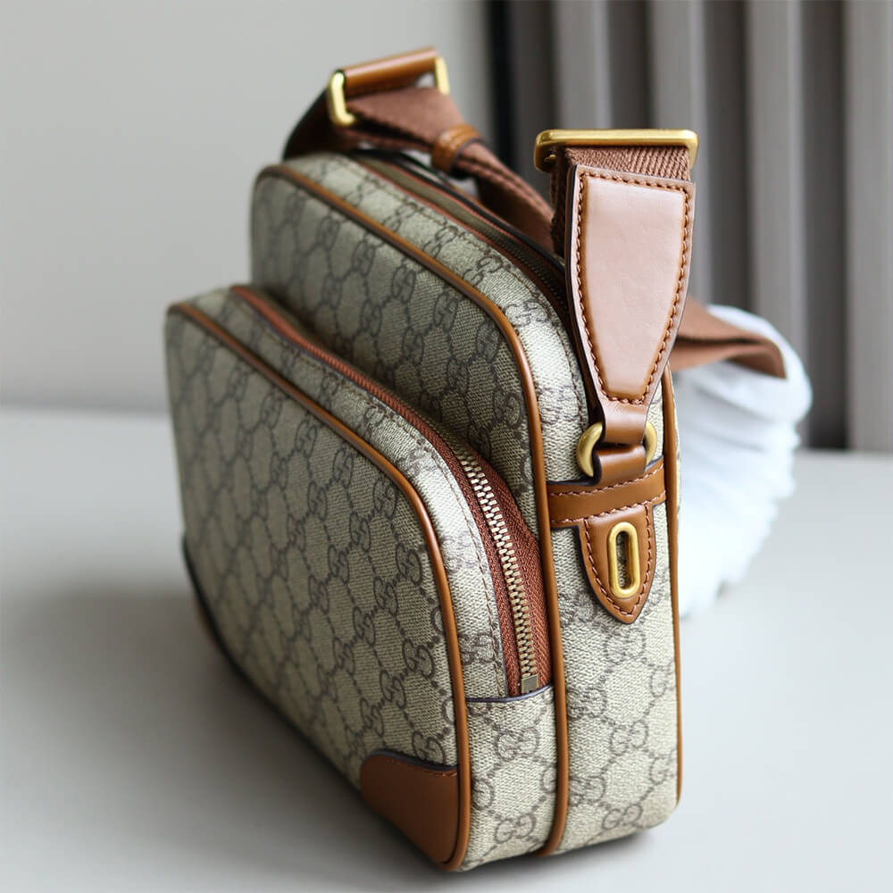 GG Emblem medium crossbody bag