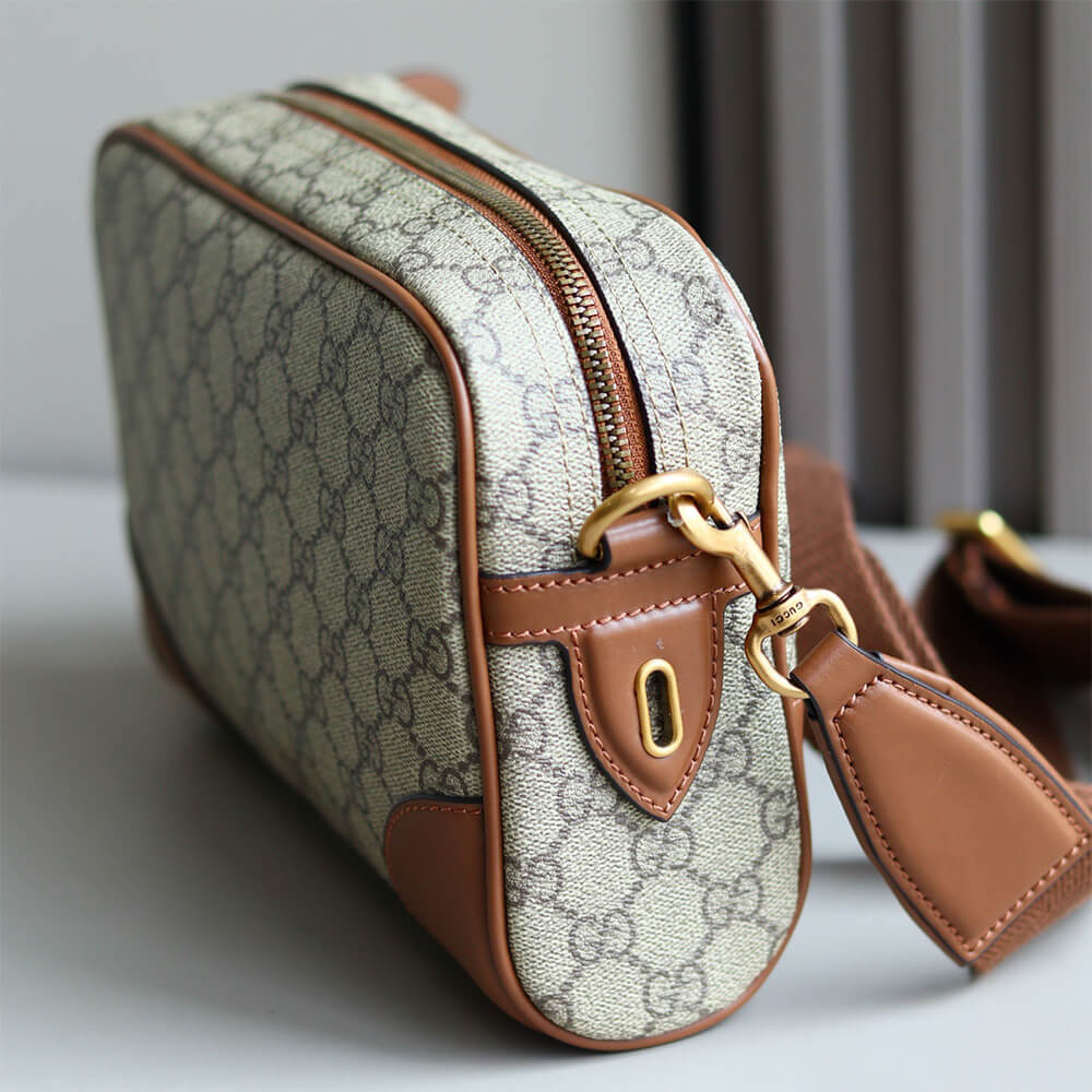 GG Emblem small crossbody bag