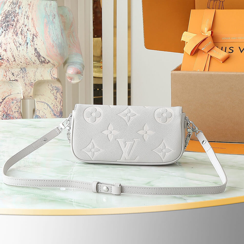 LV WALLET ON CHAIN ​​IVY BAG
