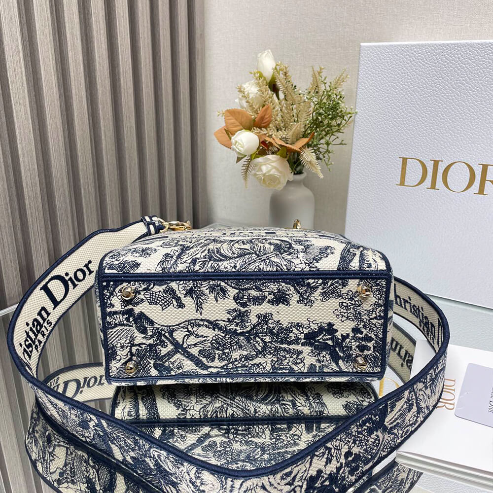 DIOR Medium Lady D-Lite Bag