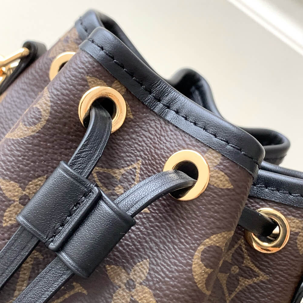 LV CANOÉ BAG